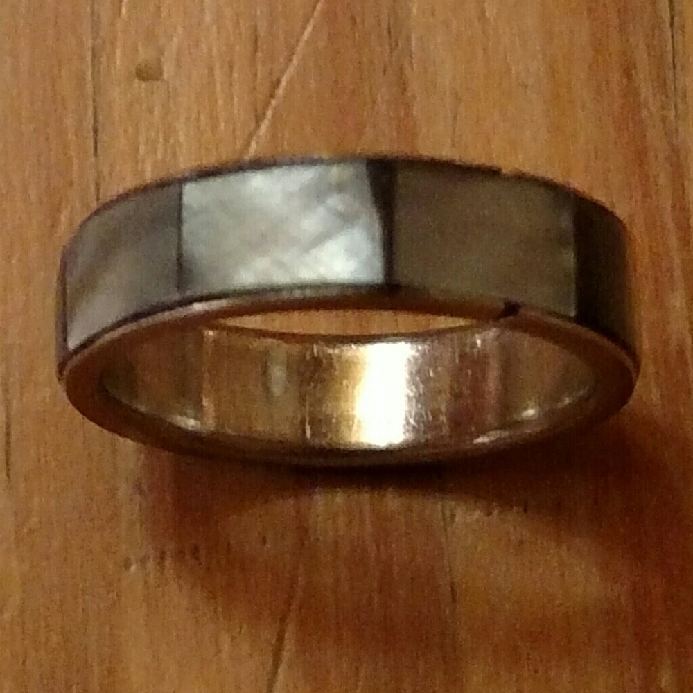 Mother of Pearl ring, size 5